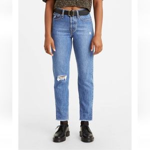 NWT Levi’s Women's Premium Wedgie Icon Fit Ankle Sz 28 Raw Hem Athens Me…